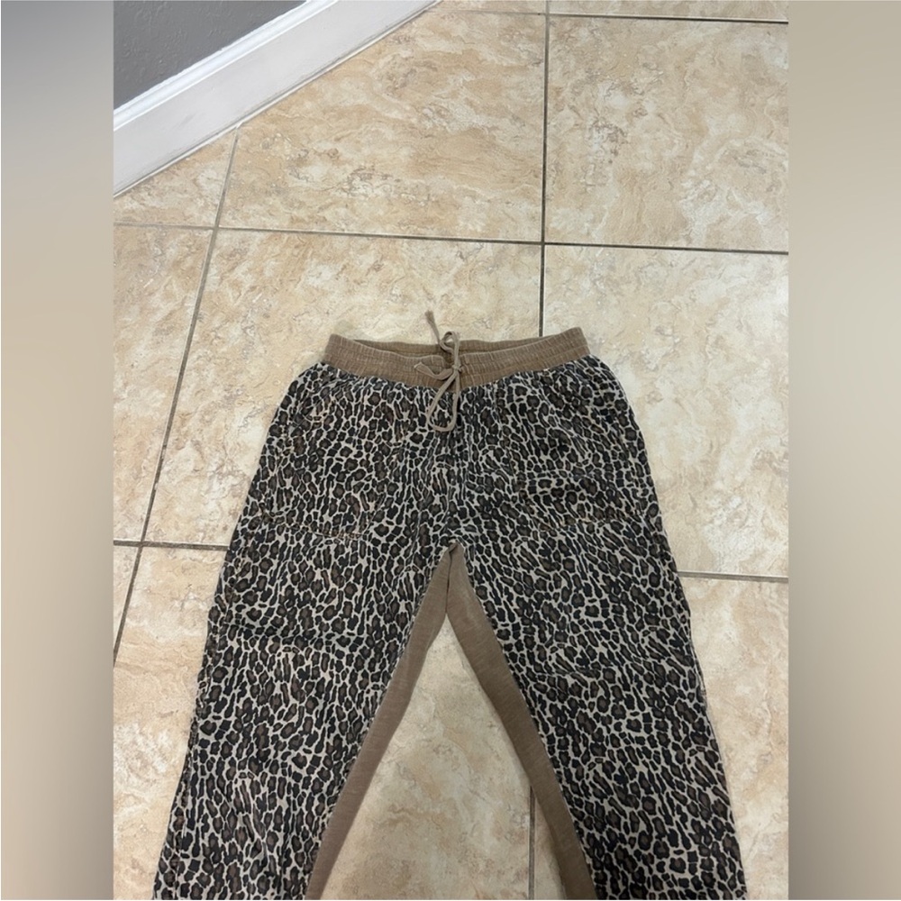 Splendid Boardwalk Joggers in Leopard Size Medium - Picture 5 of 14